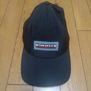 HILFIGER 블랙 캡