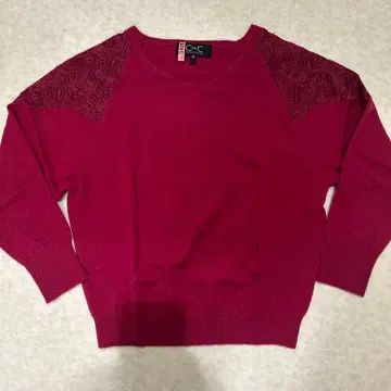 쿠 드 샹스 V넥 니트