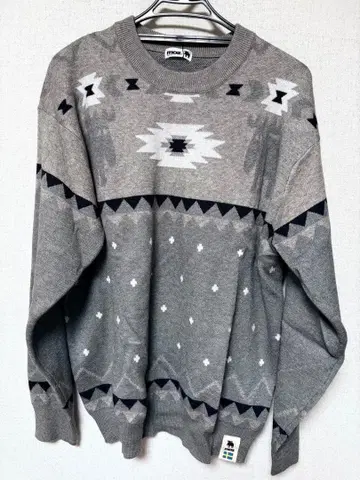 MOZ 그레이 크루넥 스웨터