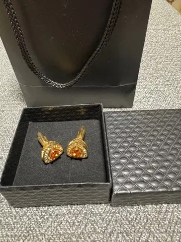 골드 삼각형 커프스 오렌지 스톤