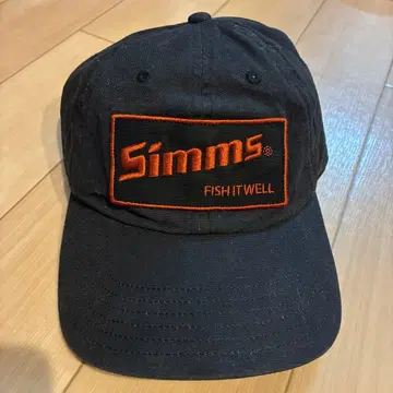 Simms 블랙 스냅백 캡