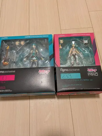 Figma 하츠네 미쿠 2.0 & 레이싱 미쿠 2013 EV MIRAI