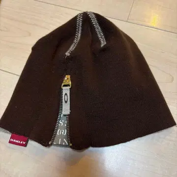오클리 니트 모자