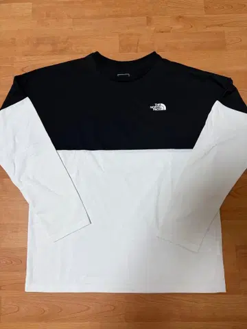 The North Face 긴팔 T셔츠 블랙/화이트