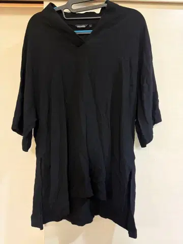 marimekko 블랙 V넥 튜닉 반팔