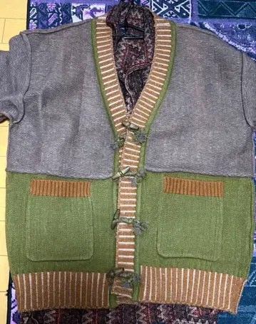 physical boy 빈티지 라이크 배색 니트 가디건