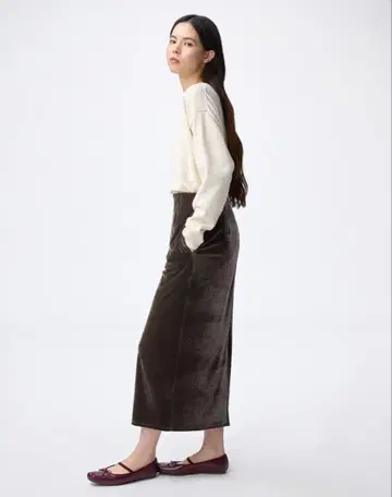 GU 벨로아 내로우 맥시 스커트 Z+E 다크 브라운 S 사이즈
