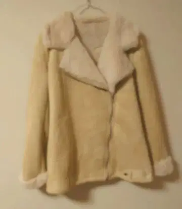 베이지 무스탕풍 라이더 자켓