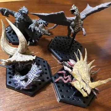 몬헌 피규어 4개