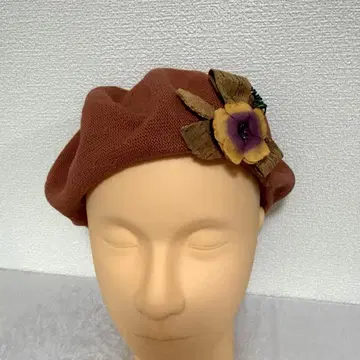 오렌지색 꽃 베레모