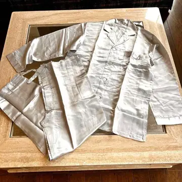 새상품 JAN HUA 실크 파자마 세트 M 사이즈 실버 실크 새틴