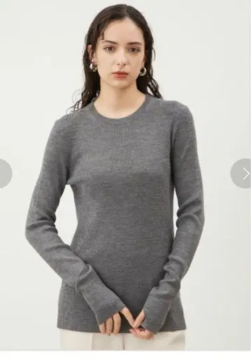 Mila Owen 크루넥 리브 니트 풀오버