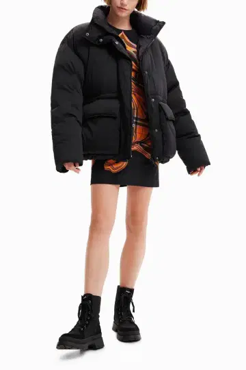 Desigual 데시구알 다운 오버 사이즈 블랙