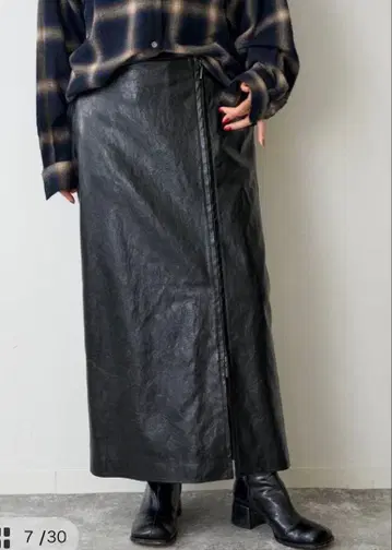 Spick and Span 인조 가죽 지퍼 타이트 스커트