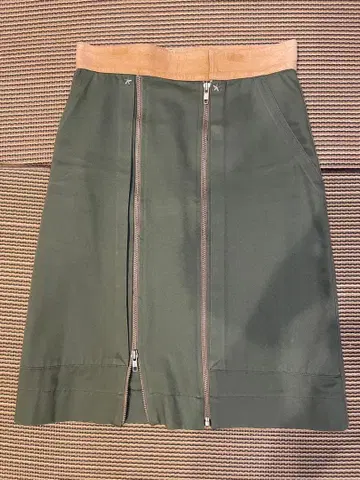 belle 올리브 그린 미디 스커트