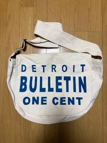 WORKERS K&T H 워커즈 뉴스 페이퍼 백