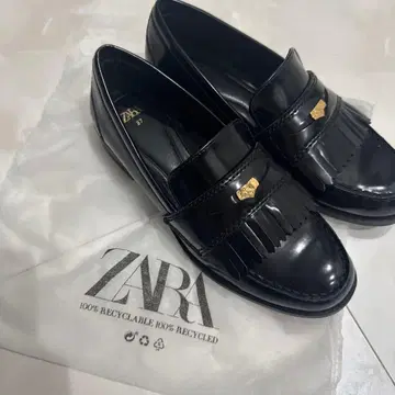 ZARA 블랙 로퍼 37