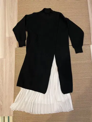 블랙 니트 원피스 하이넥