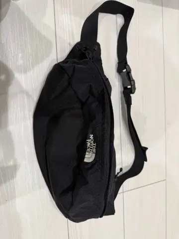 THE NORTH FACE 바디백 블랙