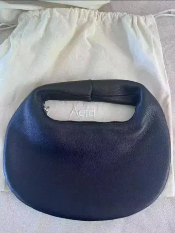 미사용급 라운드 원숄더 핸드백