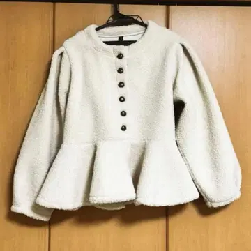 새상품급 La-gemme 페플럼 보아 자켓 L