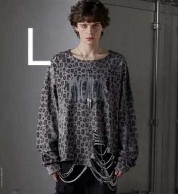 [ GRANCY ] 올 패턴 큐빅 그래픽 롱 T