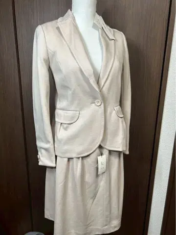 쿠미쿄쿠 베이지 스트레치 스커트 수트