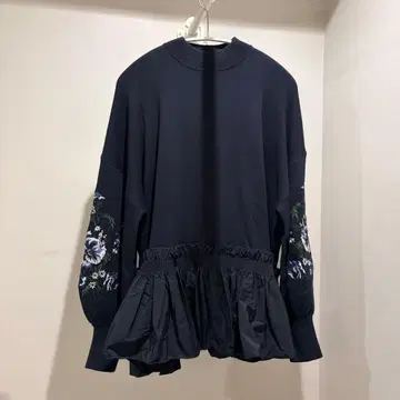 CLANE 클라네 꽃무늬 자수 니트 스웨터 프릴 네이비