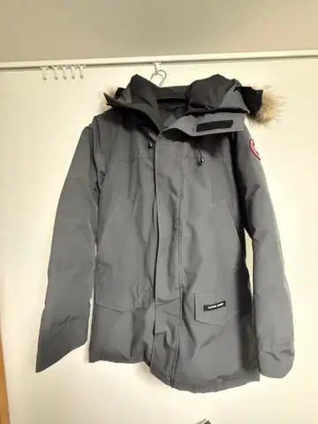 Canada Goose 그레이 다운 자켓