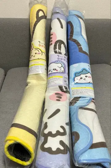 치이카와 러그 매트 ~뒹굴~ 토끼 모몽가 하치와레