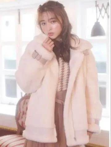 미아 인조 모피 자켓 MIIA