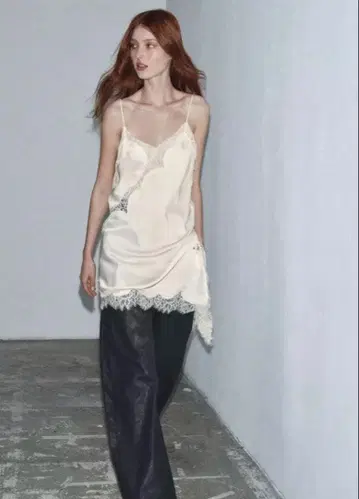 zw collection 비대칭 레이스 원피스