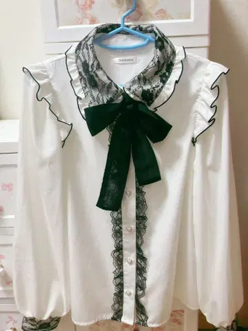 NOEMIE(노에미) 지뢰 양산형 리본 블라우스