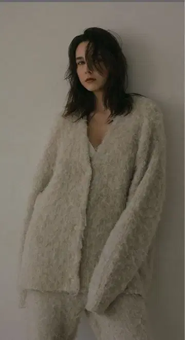 ETR TOKYO / 에트레토쿄 쉐이핑 니트 가디건