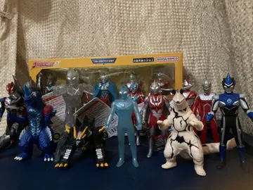 울트라맨 소프트 비닐 피규어 모음