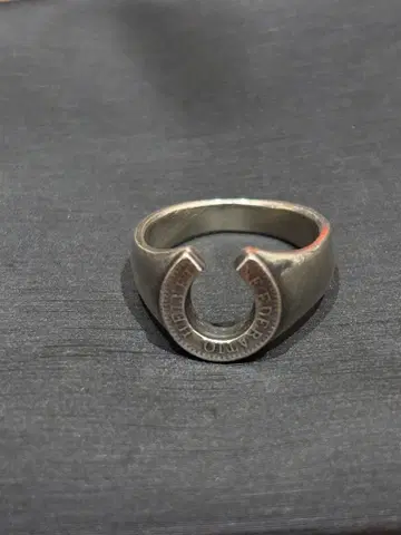 Attease 말굽 반지