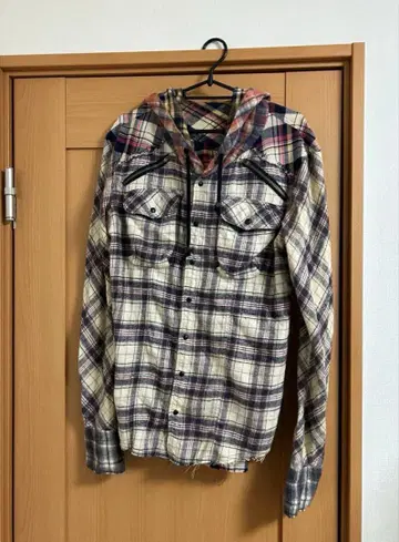 L.G.B. 후드 부착 체크 셔츠 1