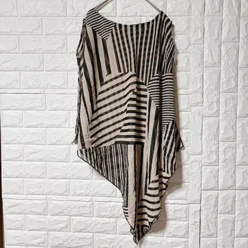 새상품급 스트라이프 패턴 비대칭 상의