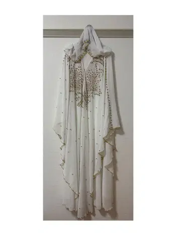 아바야 (끈 벨트 포함) 화이트 골드 아부다비