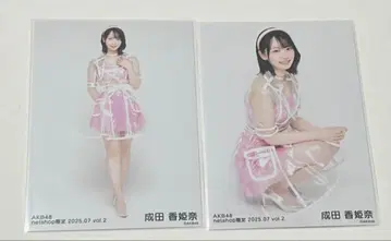 AKB48 나리타 히나의 브로마이드입니다.