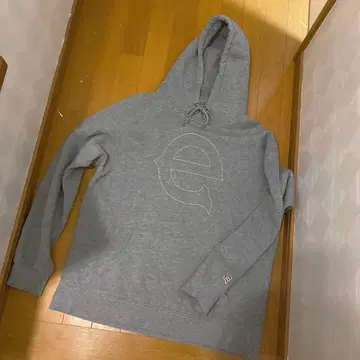 evisen 심플 로고 후드티