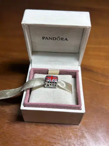 판도라 Pandora 런던 버스 참 영국