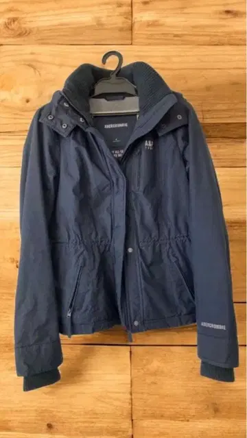 아바클로 네이비 후드 부착 캐주얼 자켓