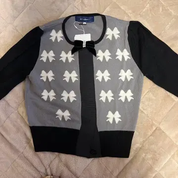 엠즈 그레이시 미사용 새상품 가디건