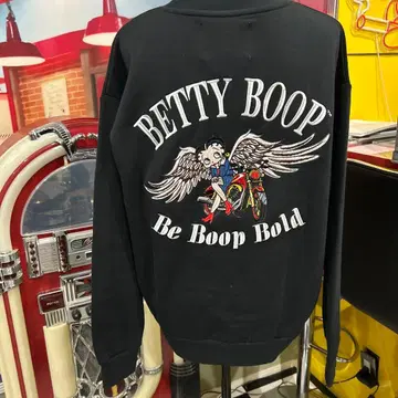 Betty Boop 자수 블랙 맨투맨