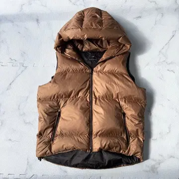 컨디션 최상 23구 브라운 계열 다운 베스트 S