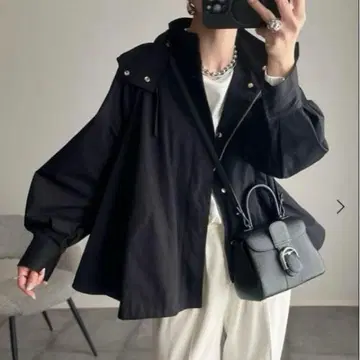 [라이너 없음] 에마 테일러 마운틴 후드티 윈드 브레이커 플레어