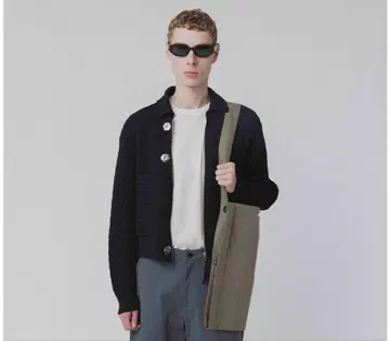 OUAT -011- META ZIP KNIT