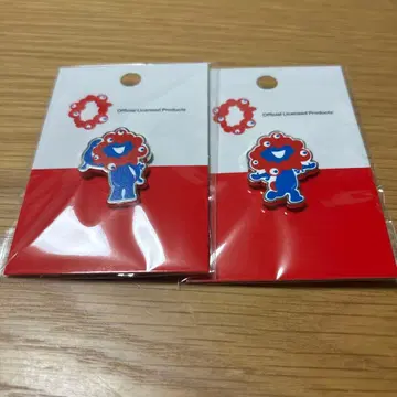 미야쿠미야쿠 핀 배지