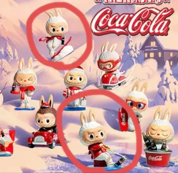 코카콜라의 러브부 피규어 2점
